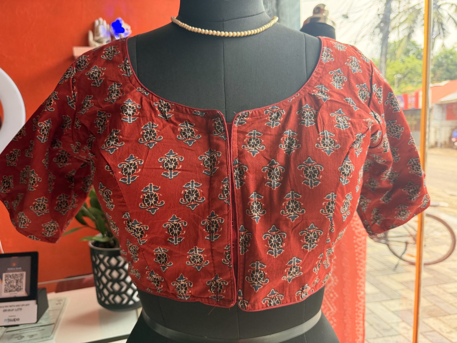 blouse